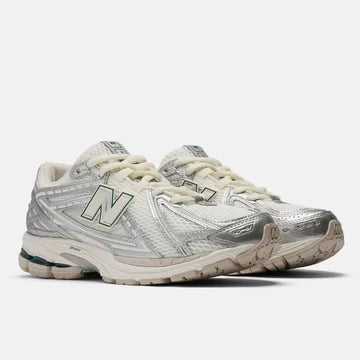 1906R 'Silver Metallic Sea Salt'