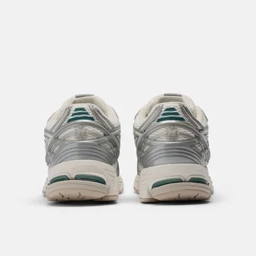 1906R 'Silver Metallic Sea Salt'