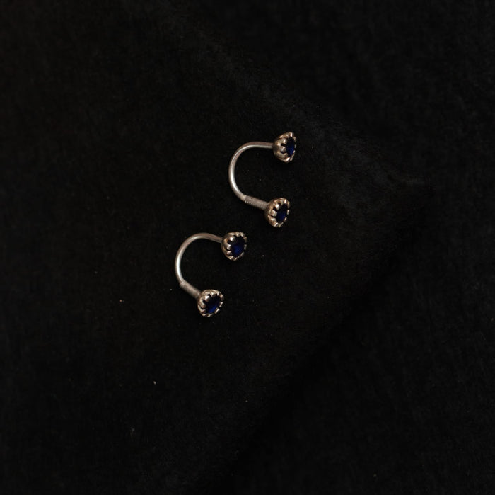 Nila Hug Earrings - Quirksmith