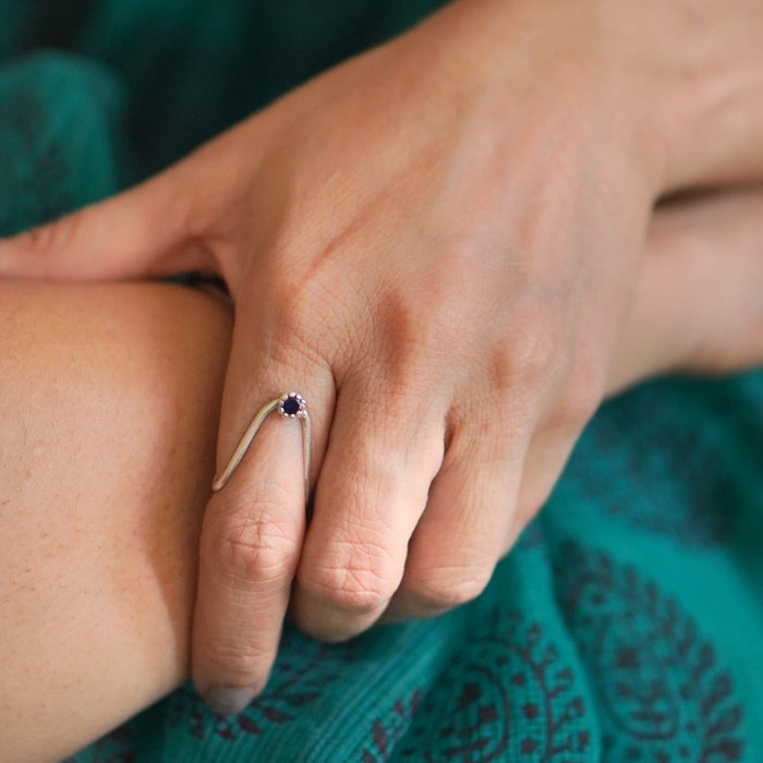 Nila Vanki Ring